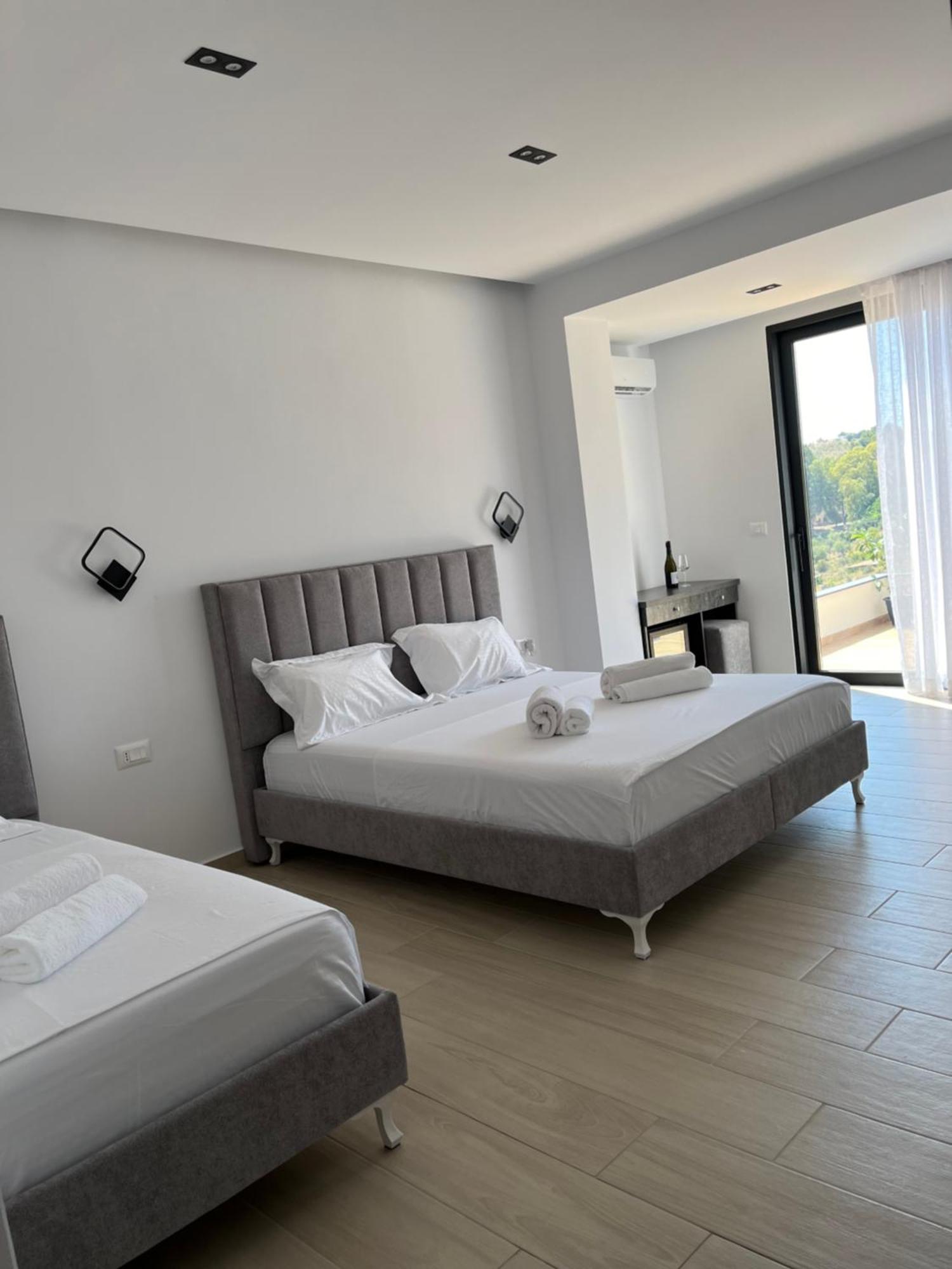 Del Mare Hotel Sarandë Buitenkant foto