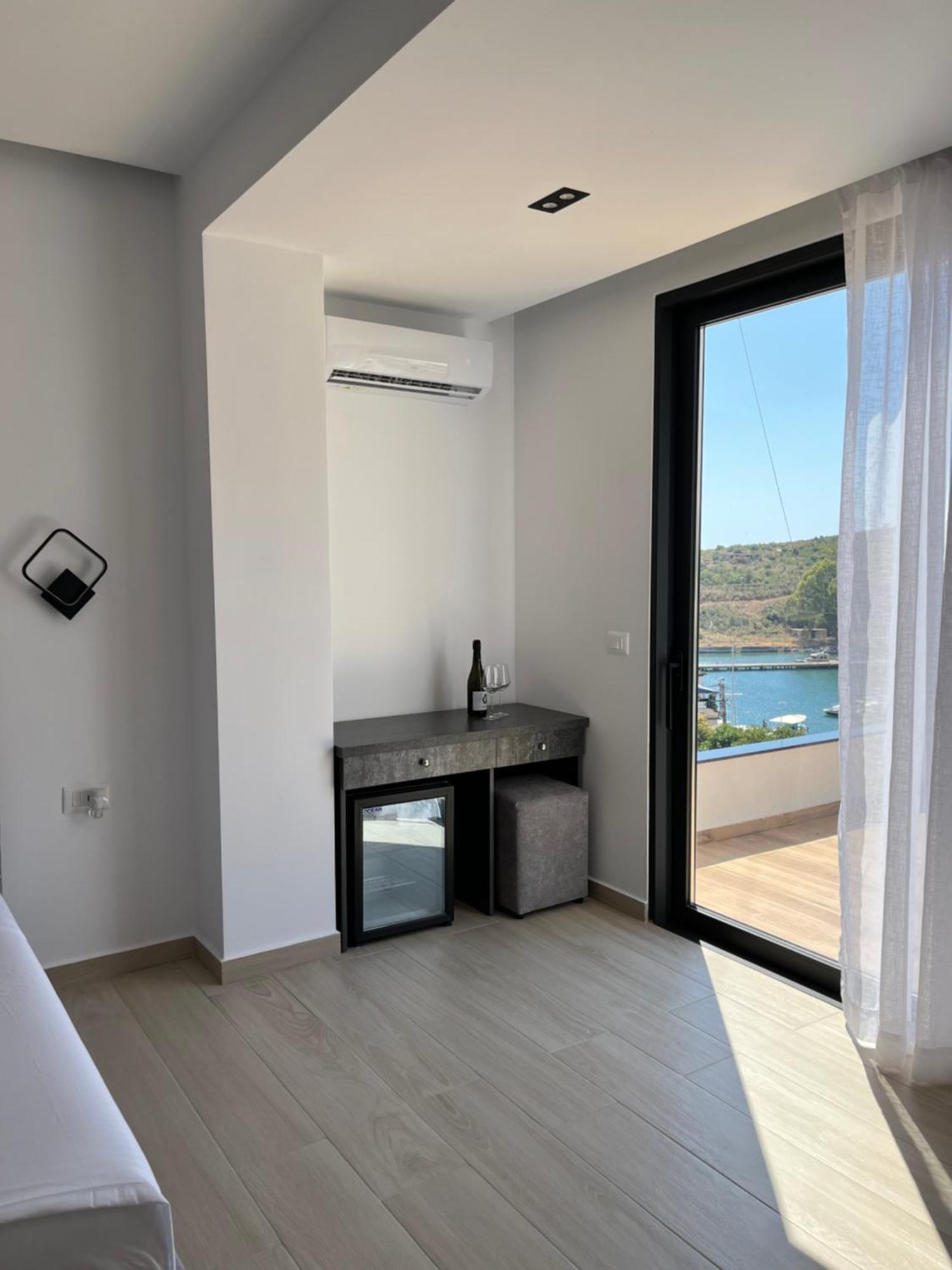 Del Mare Hotel Sarandë Buitenkant foto