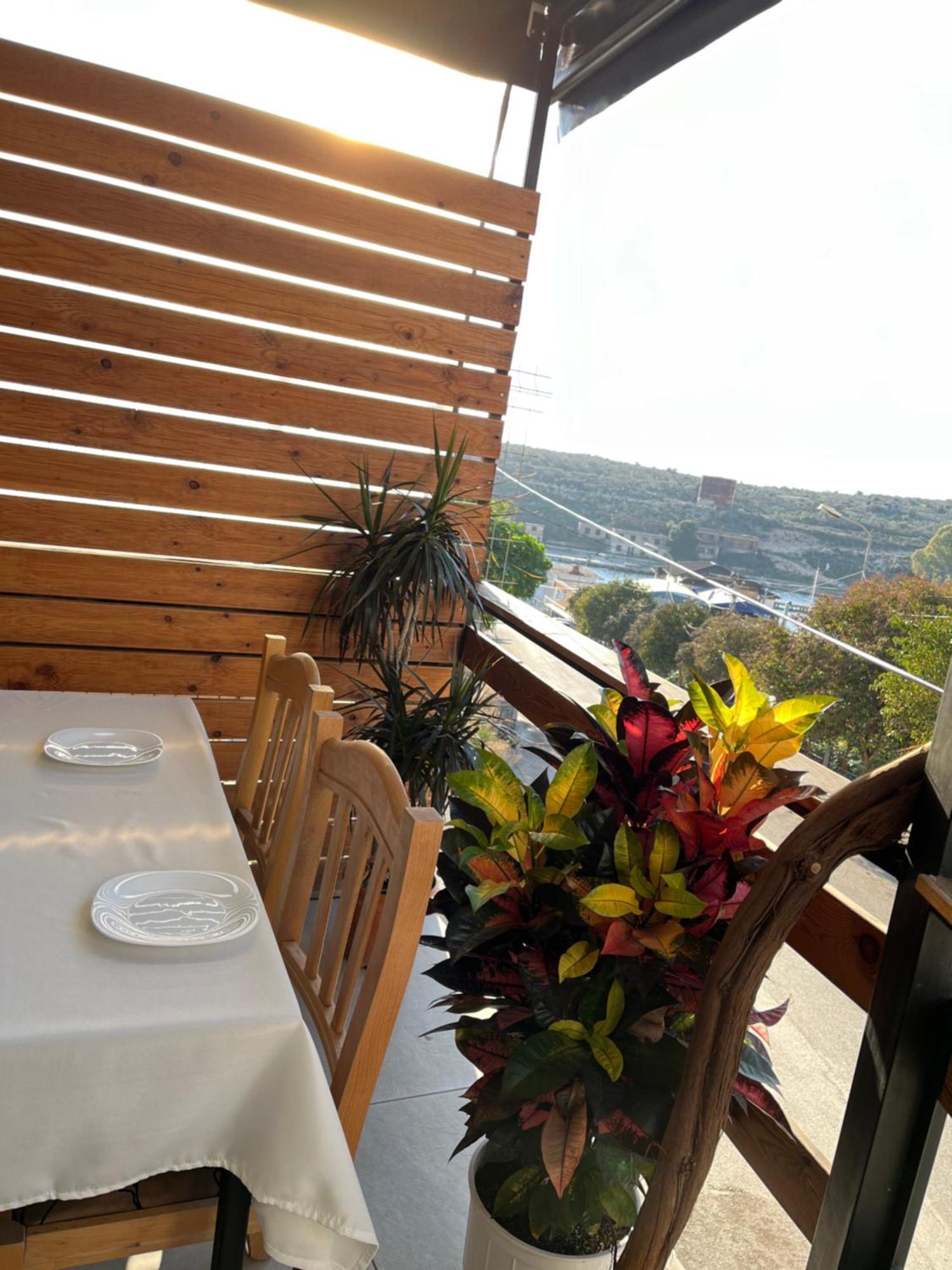 Del Mare Hotel Sarandë Buitenkant foto